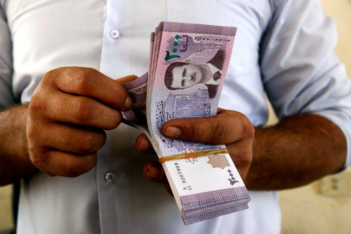 الليرة السورية تهوي أمام الدينار الأردني