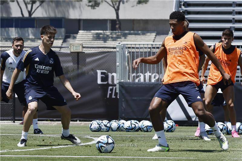 ريال مدريد يستعيد نجمه أمام مانشستر يونايتد
