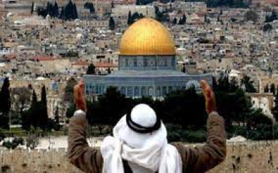عين على القدس يناقش إبعاد الاحتلال للرموز الدينية والوطنية المقدسية