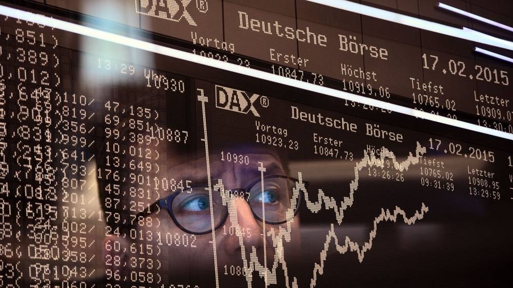 تباين أداء الأسهم العالمية وسط ترقب لأسعار الفائدة الأمريكية