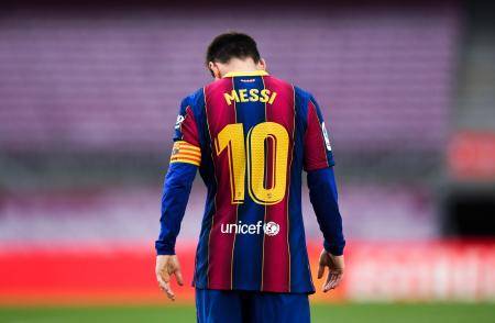 برشلونة يبرر فشل عودة ميسي