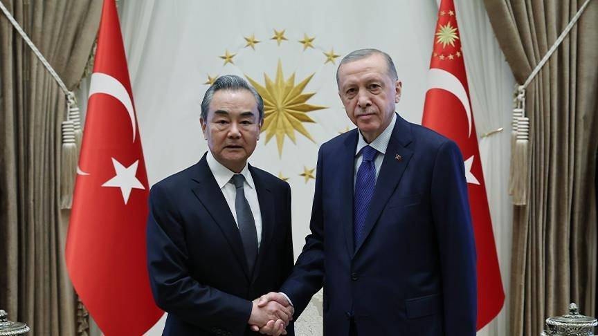 أردوغان يلتقي وزير الخارجية الصيني في أنقرة