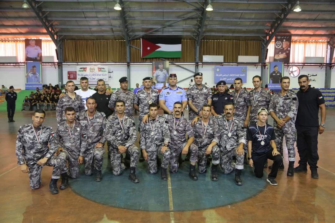 العقيد الجازي يتوج “المهام الخاصة بطلا لبطولة الامن العام السنوية لشد الحبل....صور