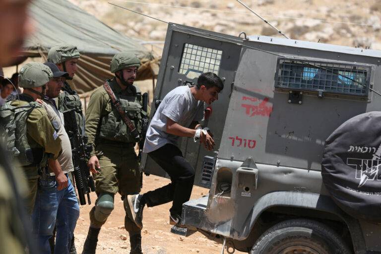 الاحتلال يعتقل أكثر من 4300 فلسطيني منذ بداية العام