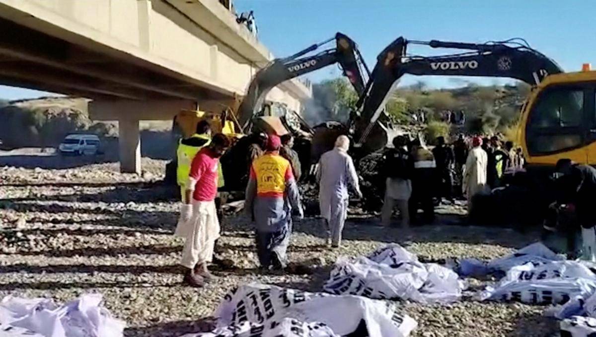 5 قتلى و20 مصاباً بحادث سير شرق باكستان