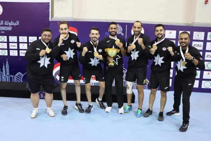 نشامى المنتخب الوطني والأمن العام لكرة الطاولة يحتفظون بلقب البطولة العربية .
