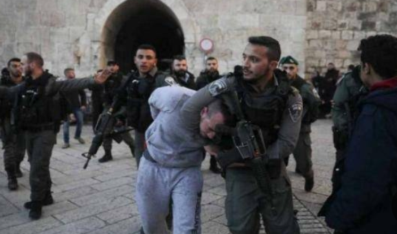 الاحتلال يعتقل 11 فلسطينيا بالضفة والقدس ويستولي على مركبتين بالأغوار