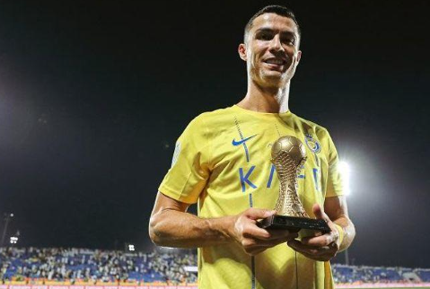 بعد صيام 27 شهرا.. هل ينهي رونالدو نحس الألقاب؟