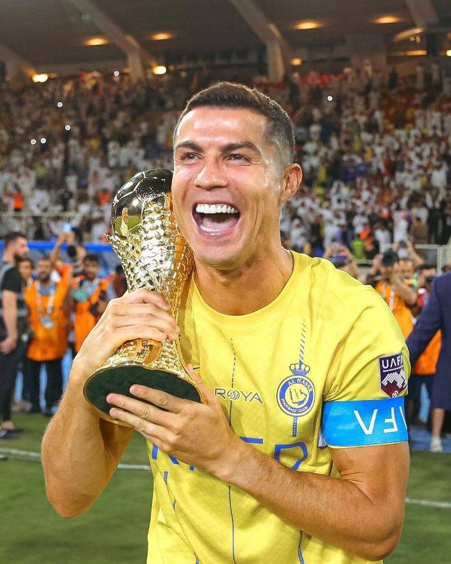ماذا قال رونالدو عقب تحقيق لقبه الأول مع النصر السعودي؟