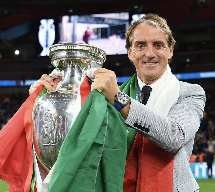 استقالة مفاجئة لمانشيني من تدريب منتخب إيطاليا
