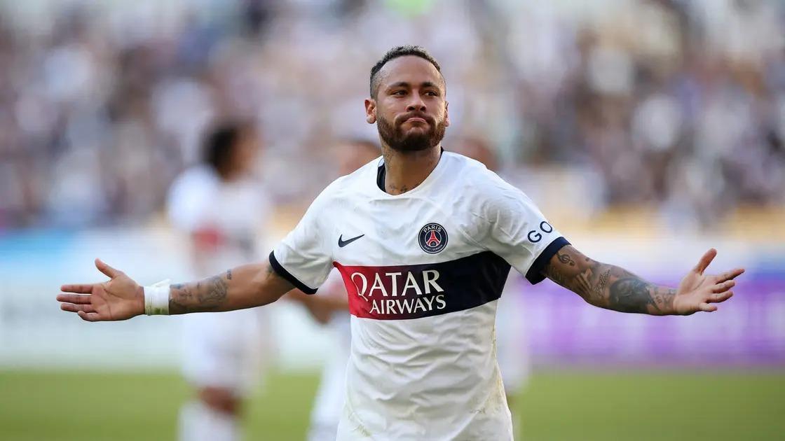 الهلال السعودي يتعاقد مع البرازيلي نيمار.. لمدة موسمين