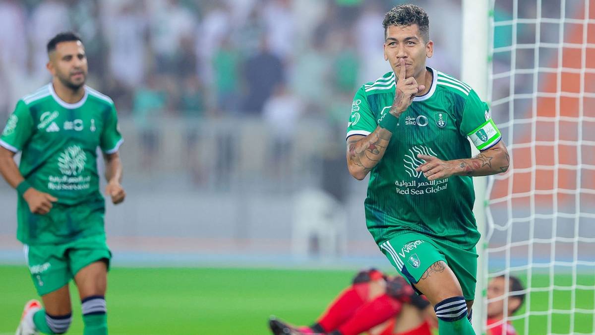 الأهلي السعودي يعلن إصابة فيرمينو وغيابه عن مباراة الخليج