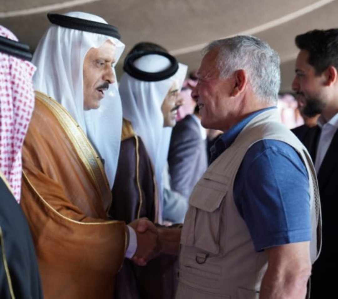 الشيخ محسن السريدان يهنئ الطالب محمد محمود عبدالجواد