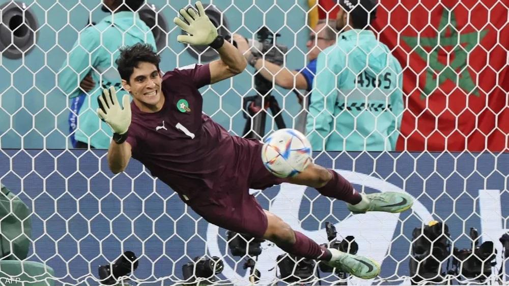 رسميًا .. بونو يوقع مع الهلال السعودي