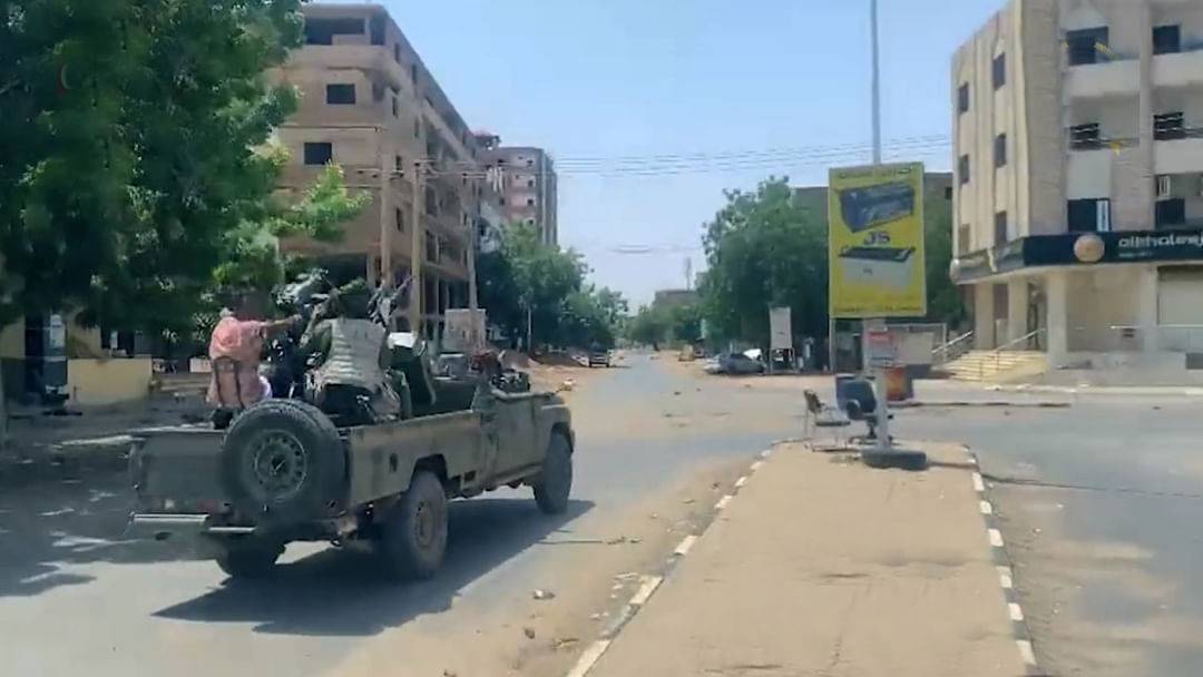 اشتباكات عنيفة بين الجيش السوداني وقوات الدعم السريع.. تفاصيل