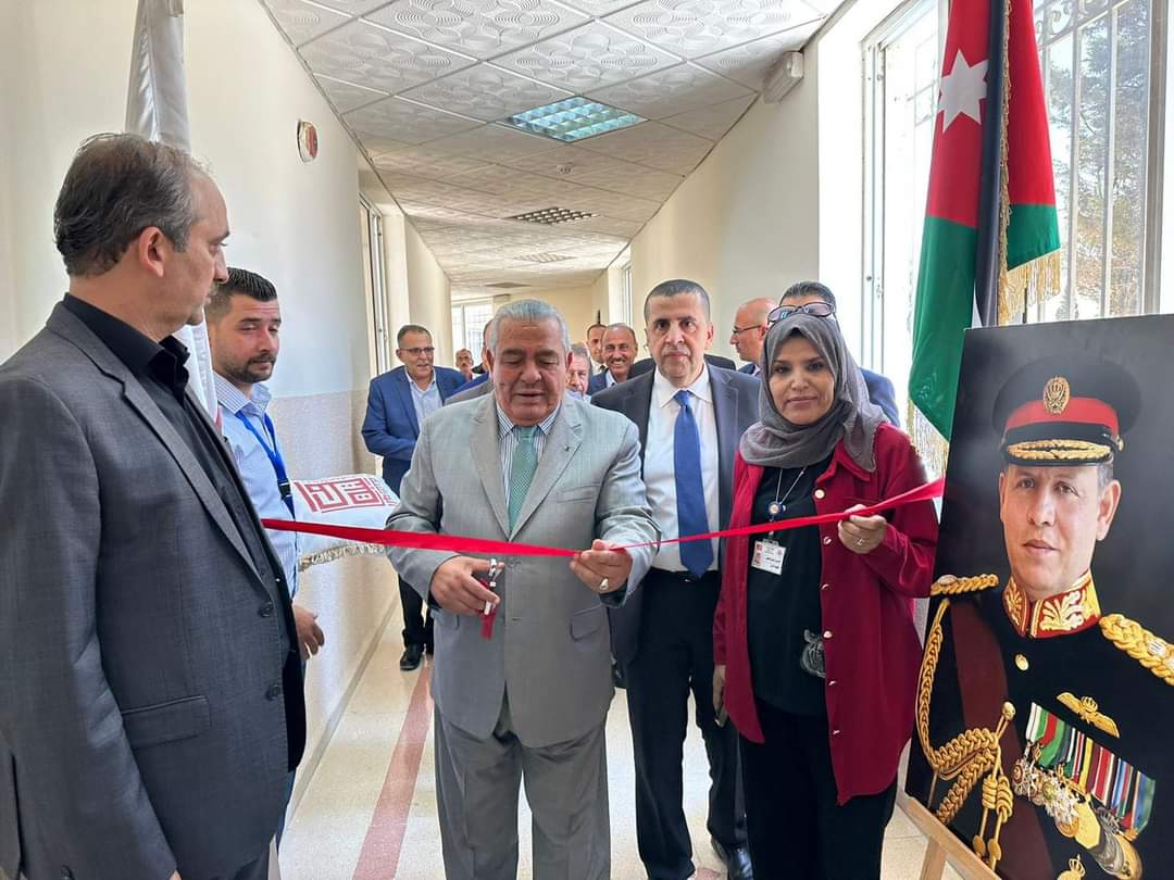 المكتبة الوطنية تشارك بمعرض للصور والوثائق على هامش الجلسة الحوارية  الأردن بين التاريخ والجغرافيا  في جامعة البلقاء التطبيقية