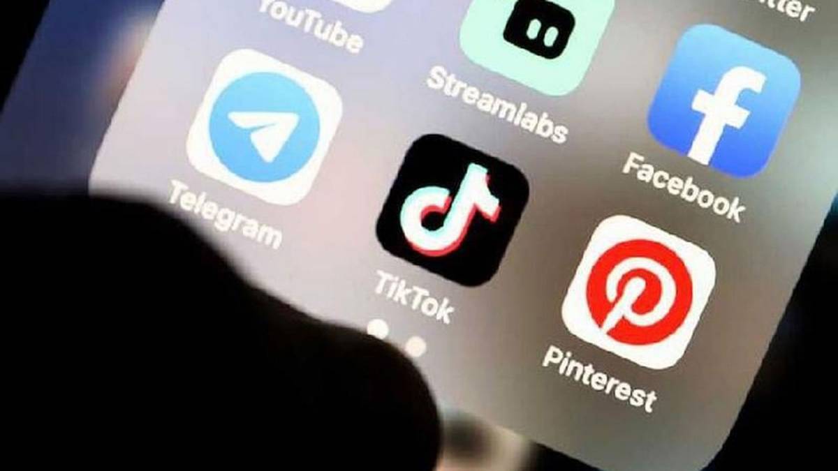 الصومال يحظر تيك توك وتلغرام للحد من دعاية الإرهاب