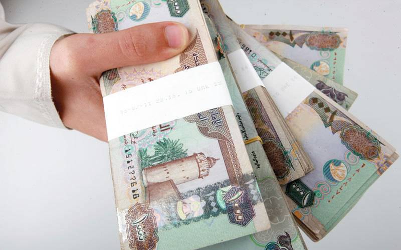 الامارات ..يقرض قريبه 4 ملايين درهم دون وثيقة إثبات