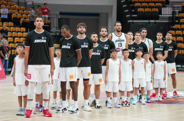 منتخب السلة يصل للفلبين للمشاركة بكأس العالم