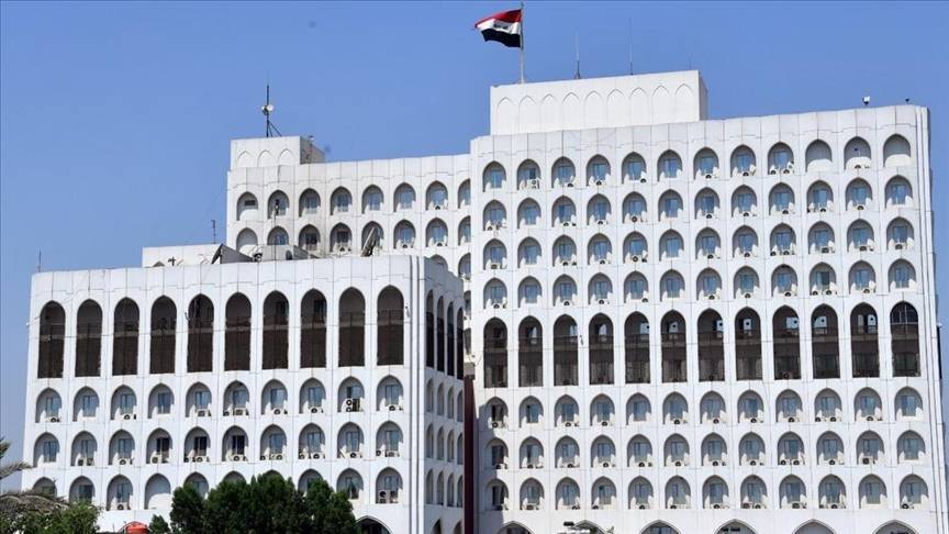 وزير الخارجية الماليزي يصل بغداد