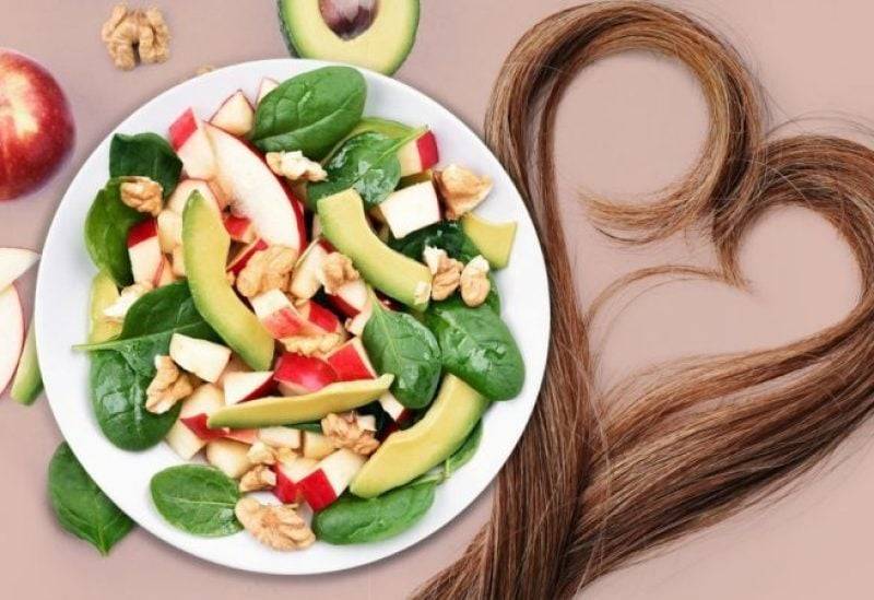 4 أطعمة تحفز نمو الشعر وتمنع تساقطه