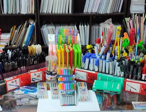 مكتبات بلا مبيعات .. موسم غير متوقع ودخلاء على المهنة بلا رقابة