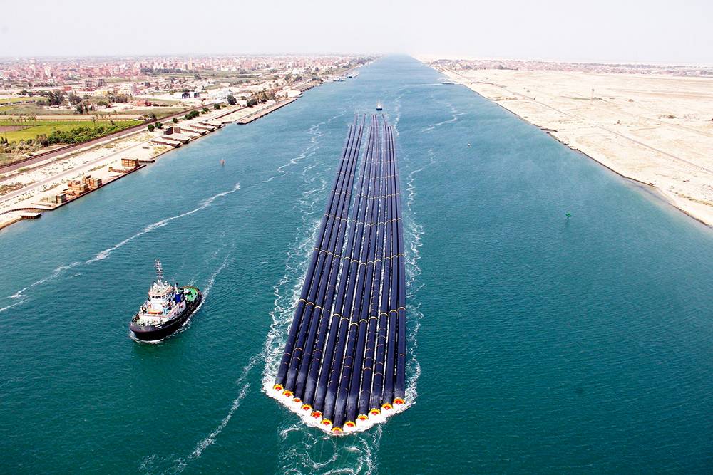 للمرة الأولى في تاريخ مصر.. قناة السويس تحقق إيرادات بمليون دولار في ساعة