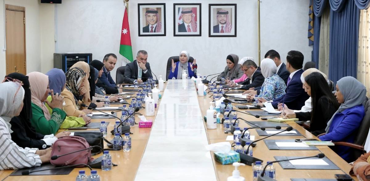 الاسرة النيابية تدعو لتوفير السبل الكفيلة للنهوض بالمرأة الأردنية وتمكينها اقتصادياً وسياسياً واجتماعياً