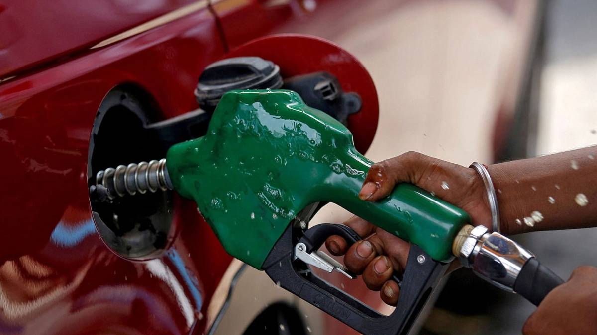 سائقو بريطانيا يواجهون صيفاً صعباً مع زيادة تكاليف الوقود والمعيشة