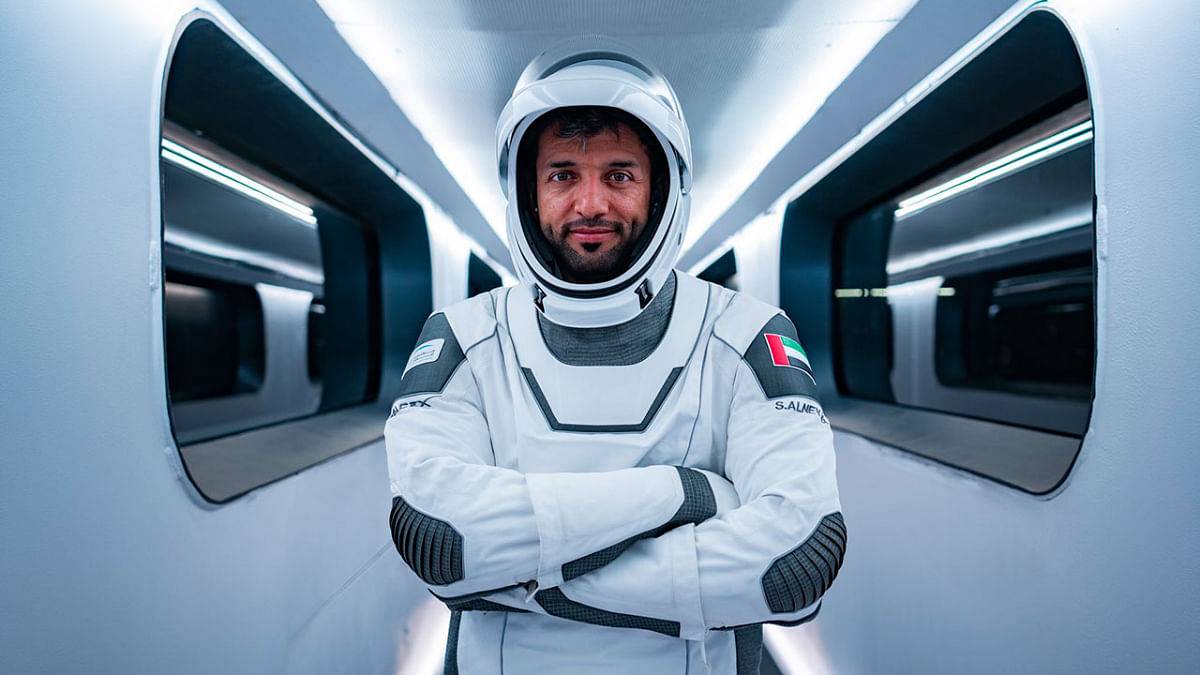 سلطان النيادي يعود إلى الأرض 2 سبتمبر