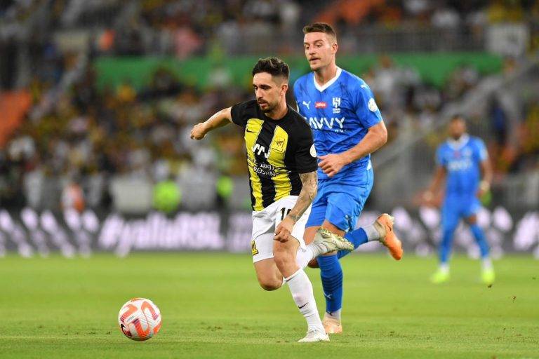 “هاتريك” ميتروفيتش يقود الهلال لريمونتادا مثيرة على الاتحاد