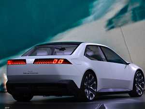 BMW تعتزم طرح 6 طرز من نويه كلاسيه الكهربائية خلال عامين