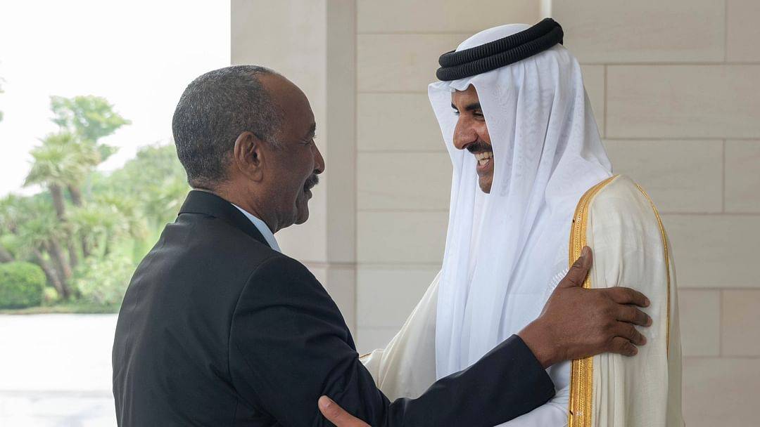 الشيخ تميم يستقبل البرهان ويؤكد دعم جهود إنهاء القتال في السودان