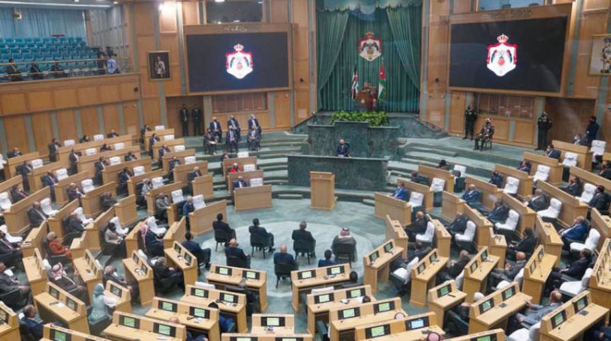 59 نائبا أردنيا يطالبون بفتح تحقيق ضد إجبار فلسطينيات على خلع ملابسهن