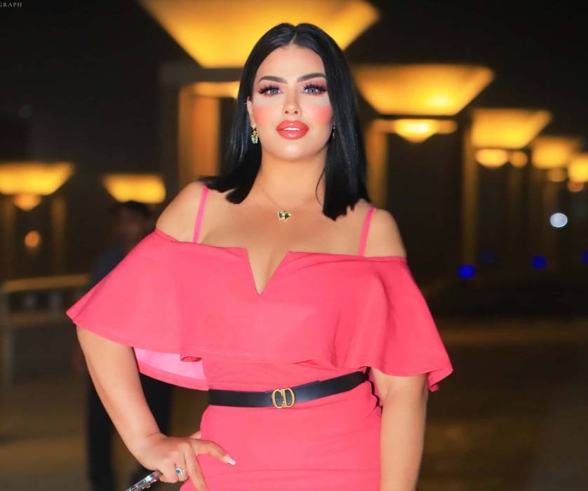 تكريم الإعلامية صابرين شريف في مهرجان «همسة للأدب والفنون» ...صور