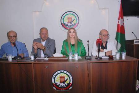 البيت العربي يناقش واقع الصحافة الورقية في وجود وسائل التواصل