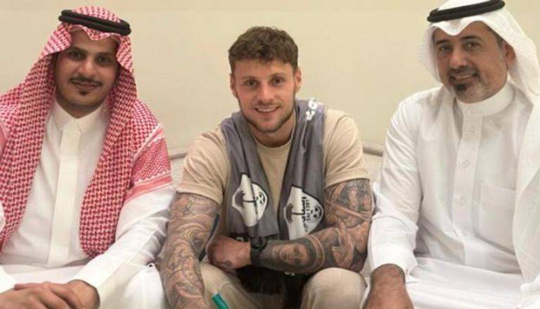 محترف الطائي السعودي يعلن اعتناقه الإسلام