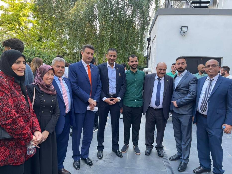 الصفدي يختتم زيارة لندن بلقاء الجالية الأردنية ويؤكد الامتثال للتوجيهات الملكية بمتابعة شؤونهم...صور