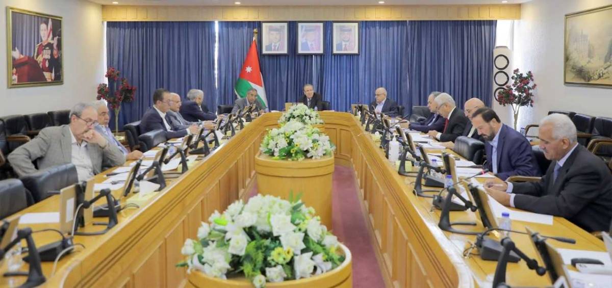 قانونية الأعيان تواصل مناقشة النظام الداخلي للمجلس