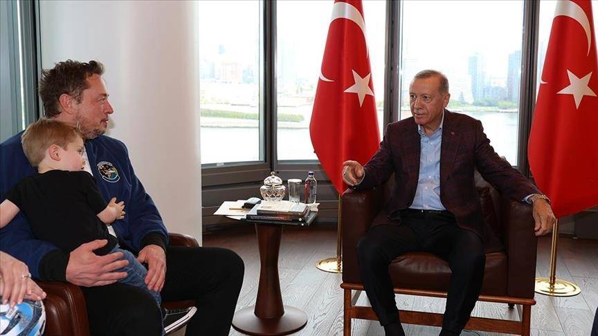 أردوغان يدعو ماسك لإنشاء المصنع السابع لشركة تيسلا في تركيا