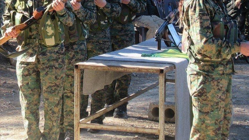 تنظيم واي بي جي الإرهابي يواصل استخدام الأطفال في دعايته