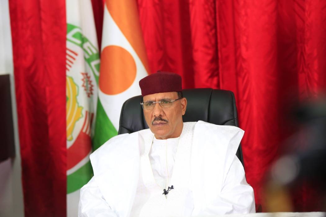 رئيس النيجر المخلوع يرفع دعوى أمام محكمة تابعة لإكواس لإطلاق سراحه