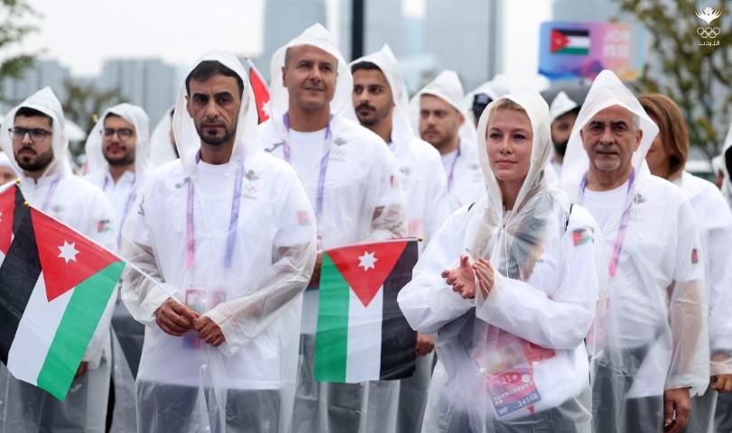رفع العلم الأردني في قرية الرياضيين بالآسياد