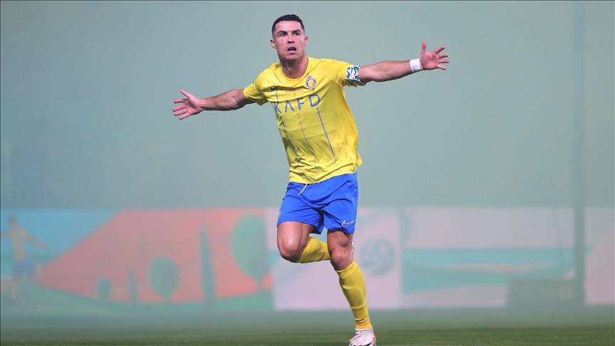 رونالدو يقود النصر لحسم كلاسيكو السعودية أمام الأهلي