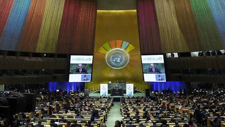رويترز: أردوغان غير مرتاح من الألوان التي زينت قاعة الأمم المتحدة