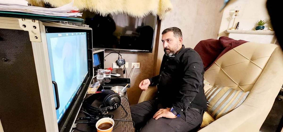 كارور اراراد يمنح الشباب الفرصة الذهبية فى مسلسل «بلا فلتر».. (صور)