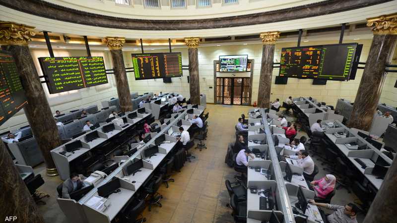 انخفاض أسعار النفط يهبط بالأسهم السعودية وبورصة مصر تتراجع
