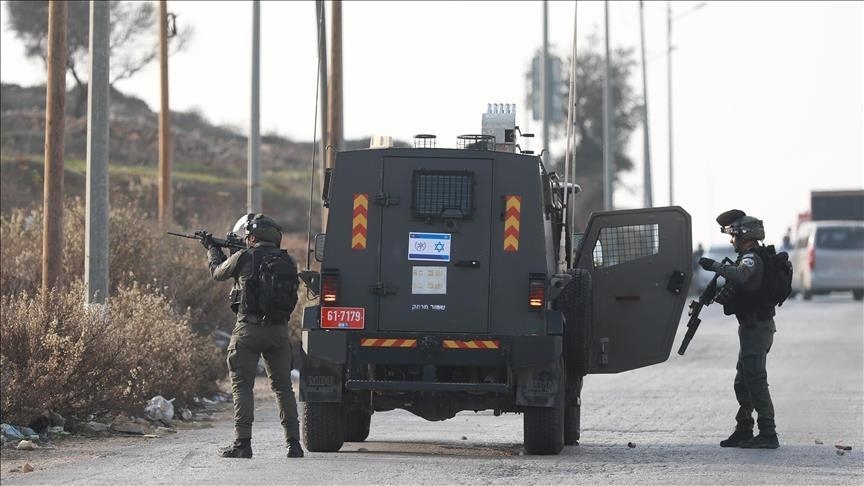 جنود إسرائيليون ينكلون بسيدة فلسطينية جنوب الضفة الغربية