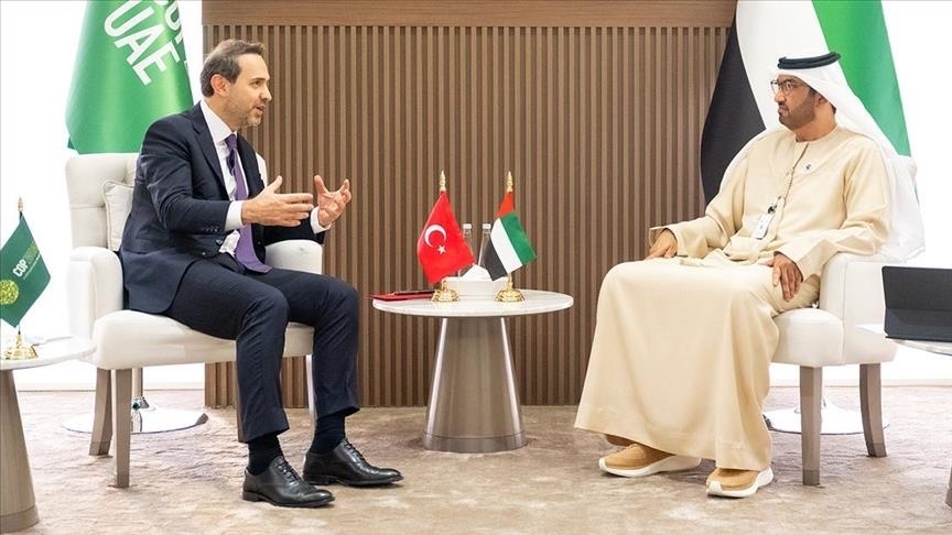 وزير الطاقة التركي يبحث في الإمارات التعاون بمجال الطاقة