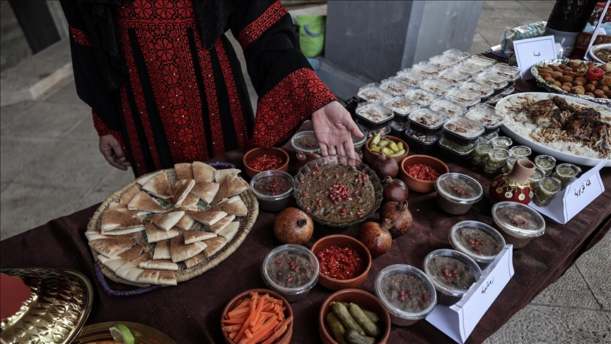 غزة.. فلسطينيون يحيون يوم التراث الوطني بالمأكولات الشعبية